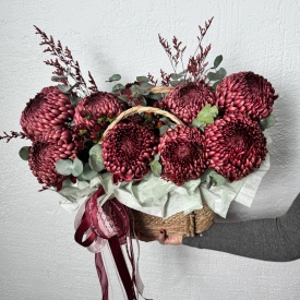 Корзина с хризантемой Бигуди